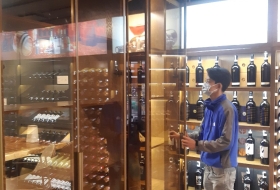 Bàn giao Công Trình Tủ Trang Trí Cánh Kính Tại Nhà Bè