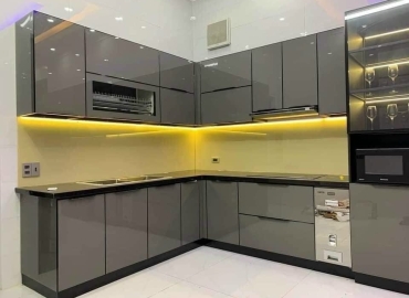  Thủng tủ bếp nhôm cánh kính tràn viền cao cấp