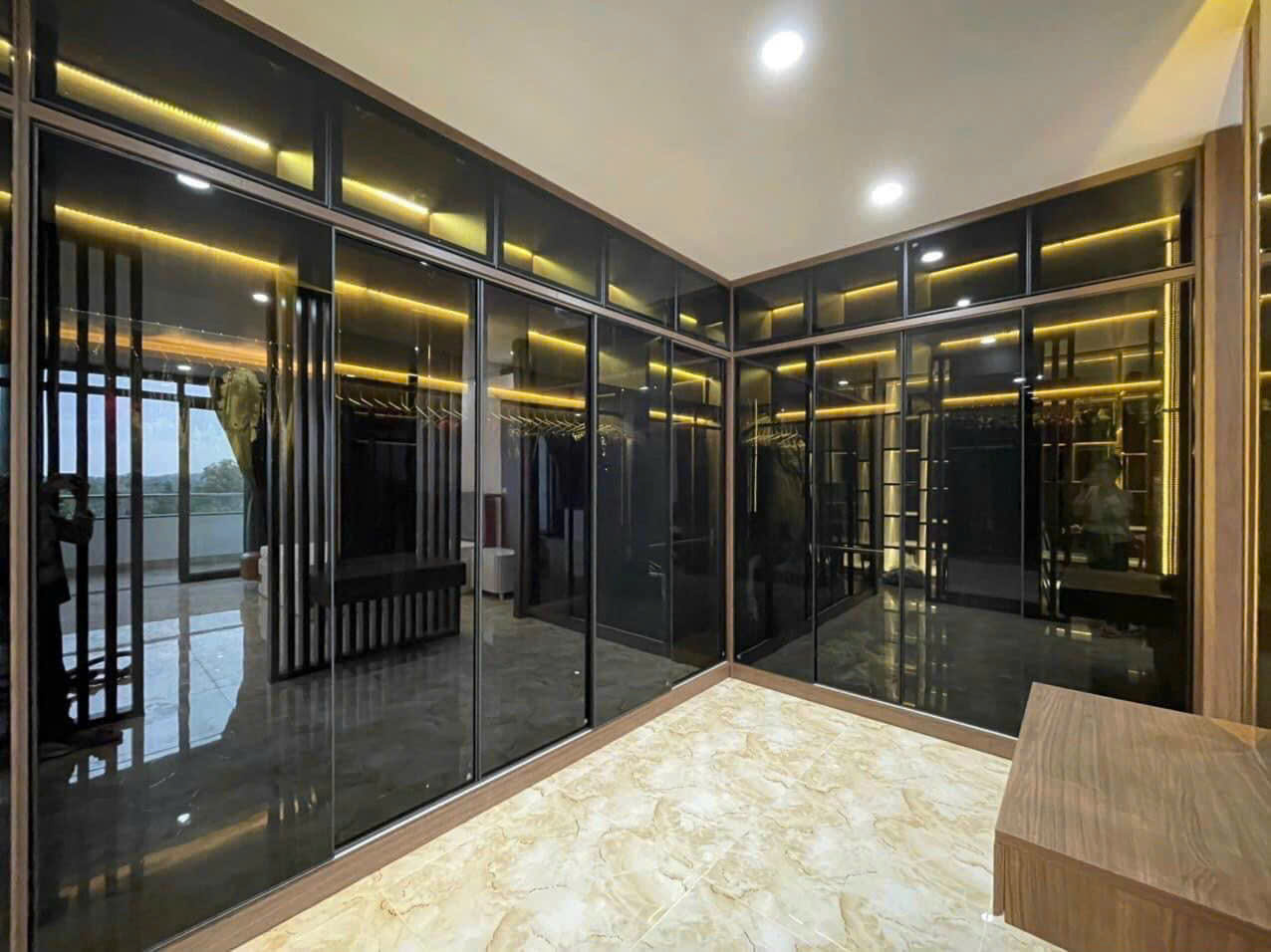 “Ray nổi và ray âm giảm chấn cao cấp cho cánh kính tủ áo cửa lùa TP-Luxury