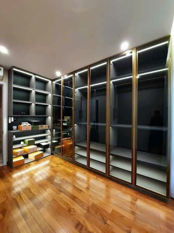 “Cánh kính tủ áo slim viền mảnh 20x22mm kiểu dáng tối giản”