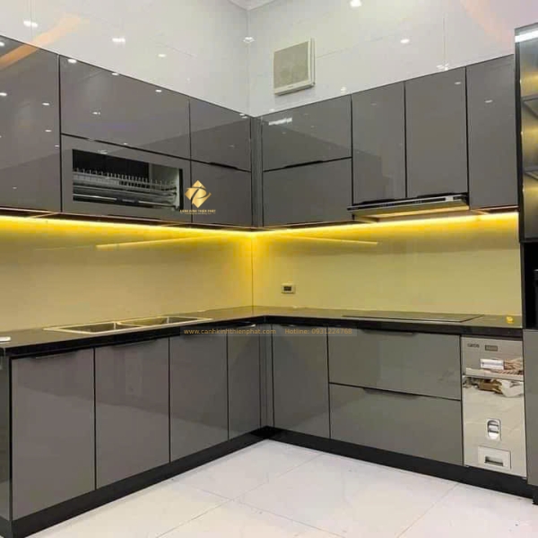 TỦ BẾP NHÔM TẤM ĐẸP 2025